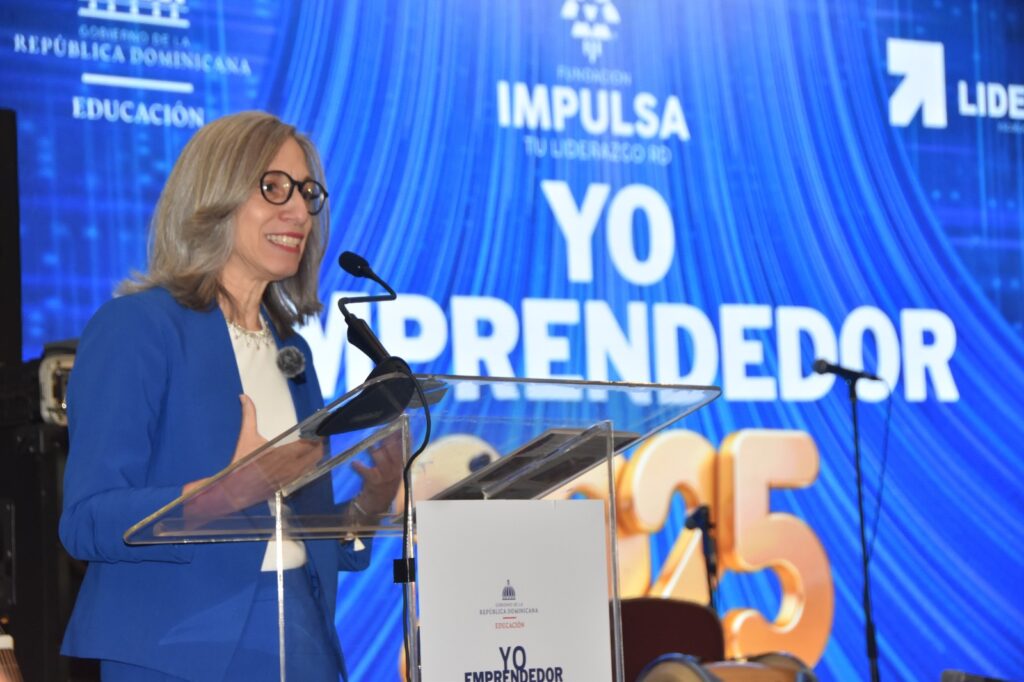 Educación gradúa a 300 jóvenes estudiantes del diplomado “Yo Emprendedor 2025” | 2 | Educación gradúa a 300 jóvenes estudiantes del diplomado “Yo Emprendedor 2025”