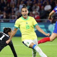 Brasil derrota a Francia y se medirá en semifinales a Italia