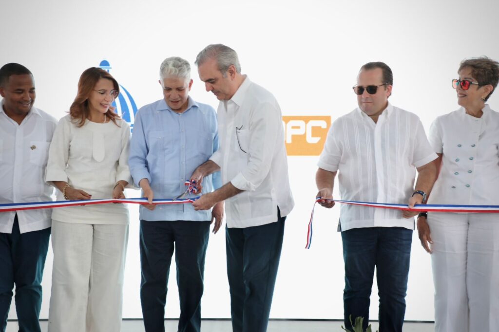 Con una inversión superior a RD$1,500 millones, Abinader entrega carretera que conecta Puerto Plata con Montecristi | 4 | Con una inversión superior a RD$1,500 millones, Abinader entrega carretera que conecta Puerto Plata con Montecristi - Noticias de hoy en República Dominicana | De Último Minuto