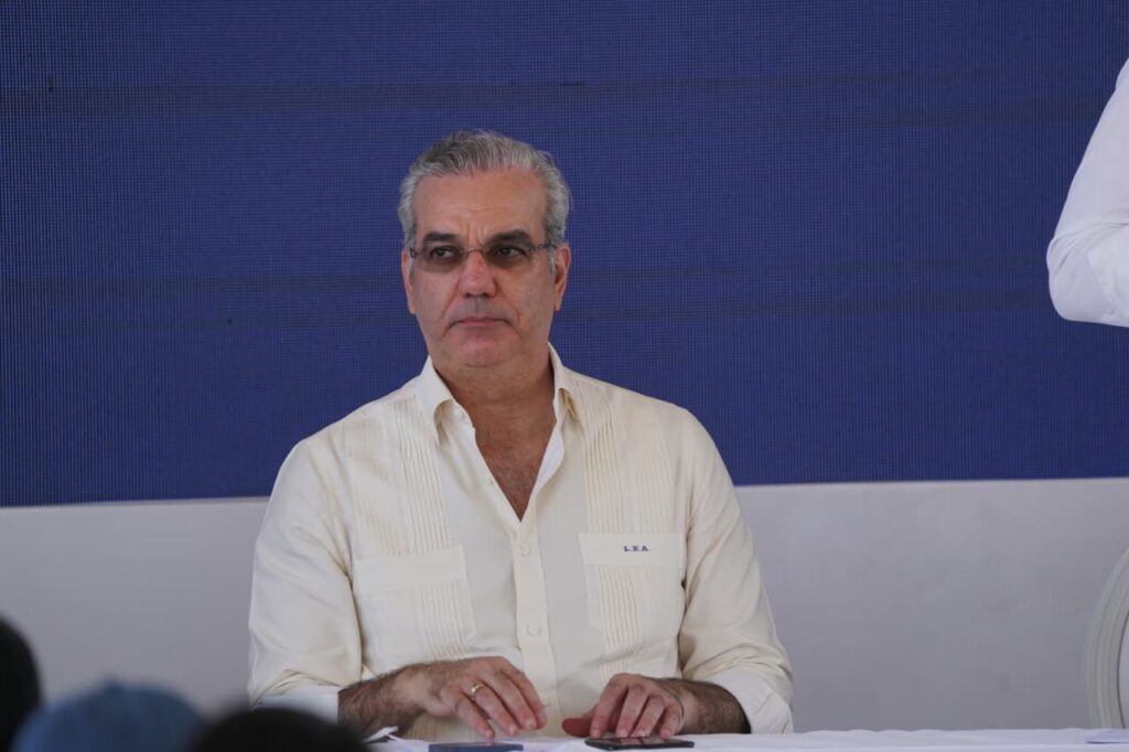 Abinader y Collado entregan aceras del Centro Histórico y edificio de ADOMPRETUR en Puerto Plata | 2 | Abinader y Collado entregan aceras del Centro Histórico y edificio de ADOMPRETUR en Puerto Plata - Noticias de hoy en República Dominicana | De Último Minuto