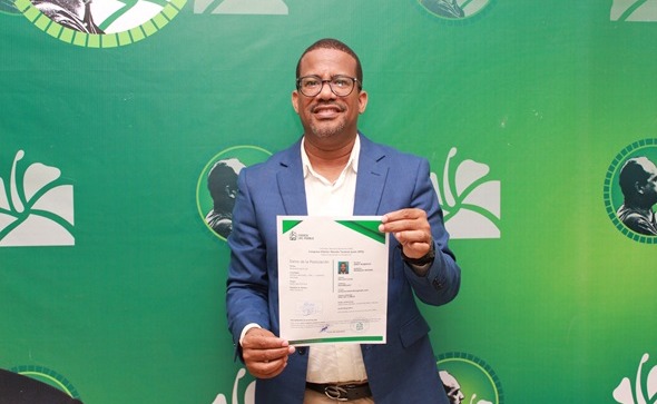 Andy Morales inscribe su candidatura a la Dirección Política de la Fuerza del Pueblo