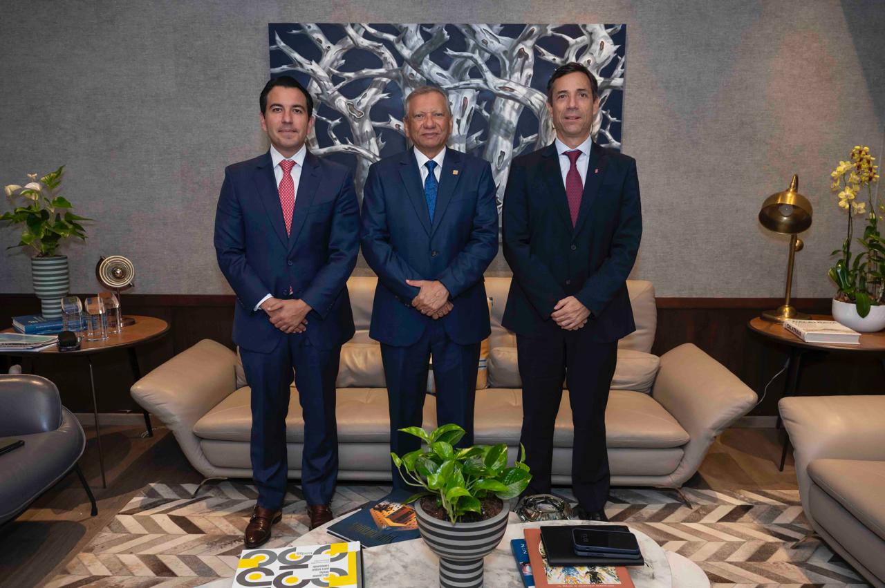 Banreservas y Scotiabank estrechan vínculos para impulsar el sistema financiero dominicano