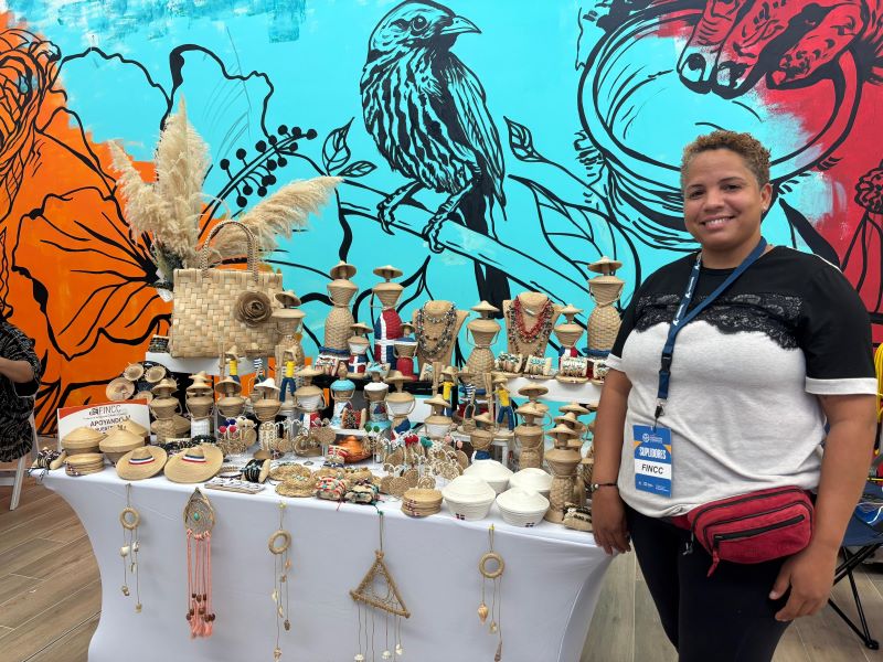 Exposición Comercial de Asonahores fortalece la conexión de los artesanos con el mercado | 4 | Exposición Comercial de Asonahores fortalece la conexión de los artesanos con el mercado - Noticias de hoy en República Dominicana | De Último Minuto