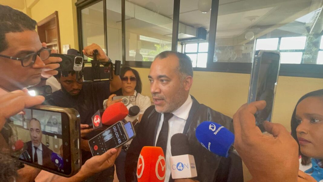 Jueza impone tres meses de prisión preventiva a acusados de violar joven en Villa González