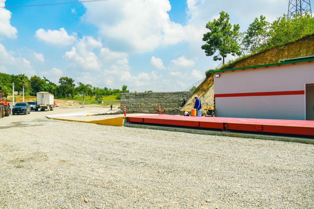Autoridades supervisan construcción de punto de transferencia de residuos en Los Alcarrizos | 4 | Autoridades supervisan construcción de punto de transferencia de residuos en Los Alcarrizos - Noticias de hoy en República Dominicana | De Último Minuto