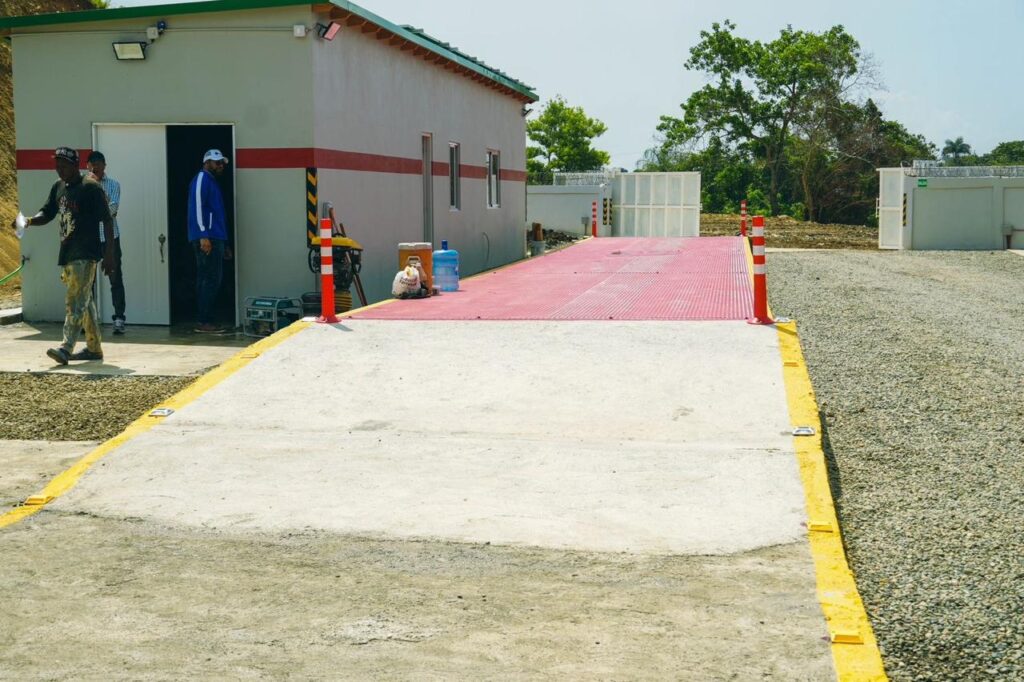 Autoridades supervisan construcción de punto de transferencia de residuos en Los Alcarrizos | 2 | Autoridades supervisan construcción de punto de transferencia de residuos en Los Alcarrizos - Noticias de hoy en República Dominicana | De Último Minuto