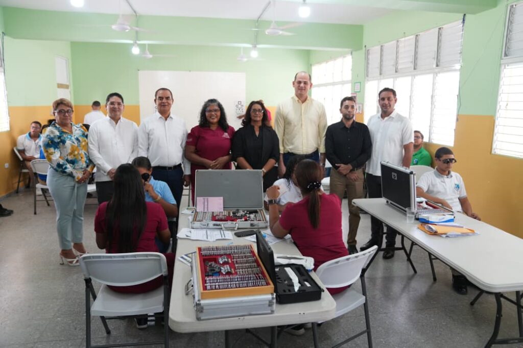 INABIE atiende a 600 estudiantes en jornada de salud visual en Jarabacoa | 2 | INABIE atiende a 600 estudiantes en jornada de salud visual en Jarabacoa - Noticias de hoy en República Dominicana | De Último Minuto