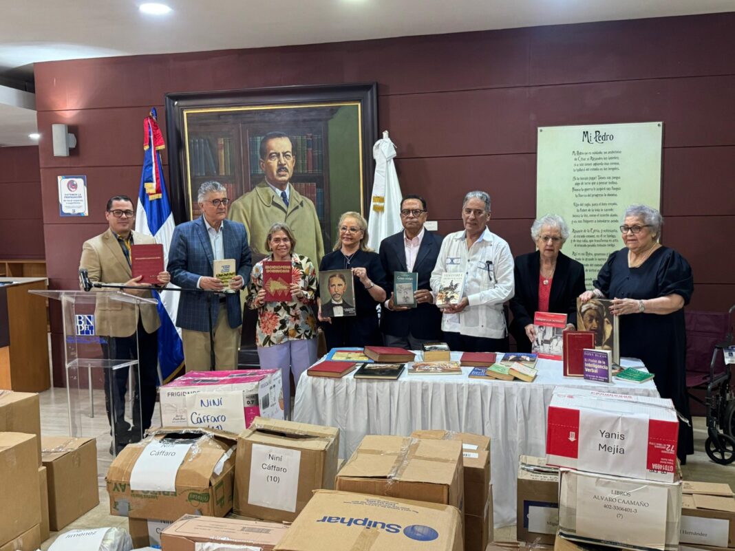 Artistas y figuras públicas donan libros a privados de libertad para fortalecer su reinserción social