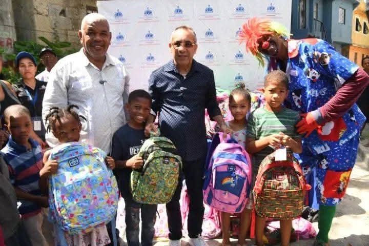 INAVI lleva apoyo a niños, padres y tutores en la comunidad El Café de Herrera