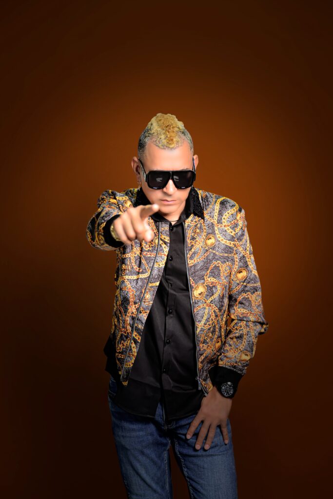 Charlie La Soga promueve “El Muñeco” en merengue típico y alcanza 1.5 millones de vistas | 2 | Charlie La Soga promueve “El Muñeco” en merengue típico y alcanza 1.5 millones de vistas - Noticias de hoy en República Dominicana | De Último Minuto