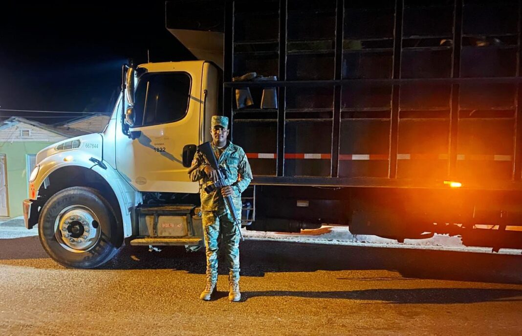 Ejército detiene seis camiones que transportaban 117 reses en Montecristi