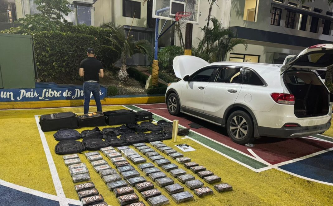 Apresan a dos hombres con 93 paquetes de cocaína cercano aeropuerto de Punta Cana