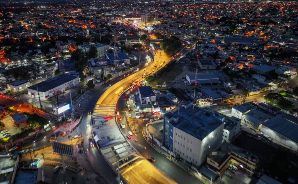 Abinader supervisa esta noche construcción del paso a desnivel en la Prolongación 27 de Febrero con Isabel Aguiar | 2 | Abinader supervisa esta noche construcción del paso a desnivel en la Prolongación 27 de Febrero con Isabel Aguiar - Noticias de hoy en República Dominicana | De Último Minuto