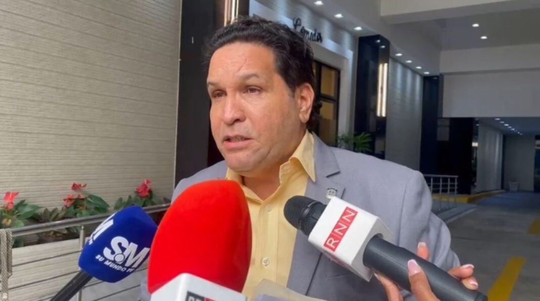 Tras violaciones múltiples, diputado Elpidio Infante apoya castración química contra agresores sexuales