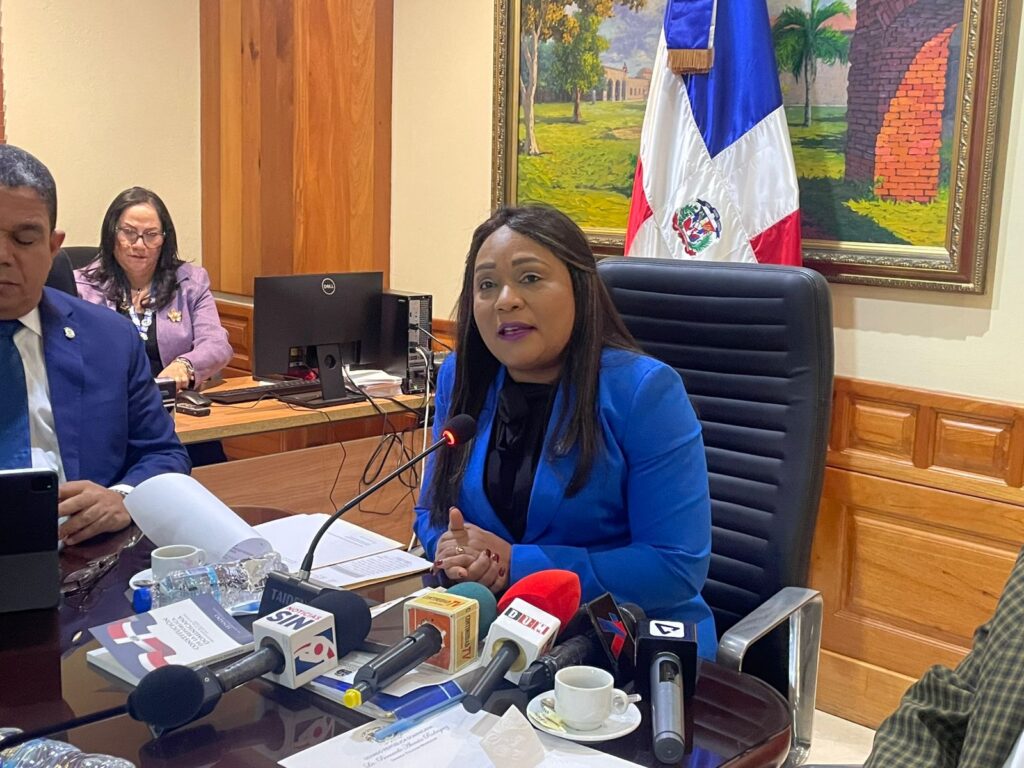 Comisión que estudia proyecto sobre medios digitales estaría invitando a Santiago Matías al Senado en los próximos días | 2 | Comisión que estudia proyecto sobre medios digitales estaría invitando a Santiago Matías al Senado en los próximos días - Noticias de hoy en República Dominicana | De Último Minuto