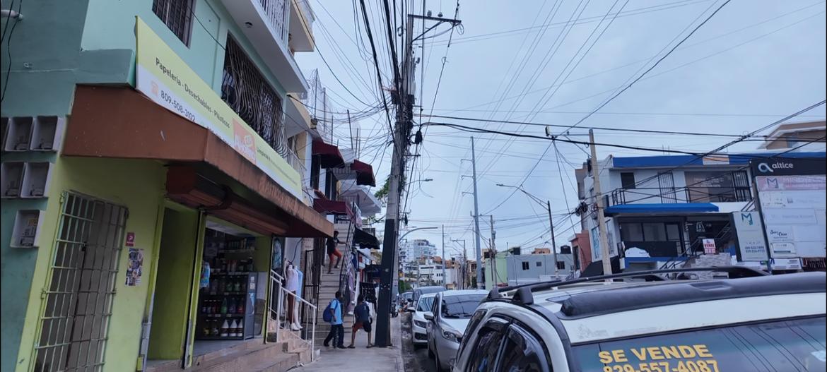 Comerciantes del DN denuncian prolongados apagones que afectan sus negocios - Noticias de hoy en República Dominicana | De Último Minuto