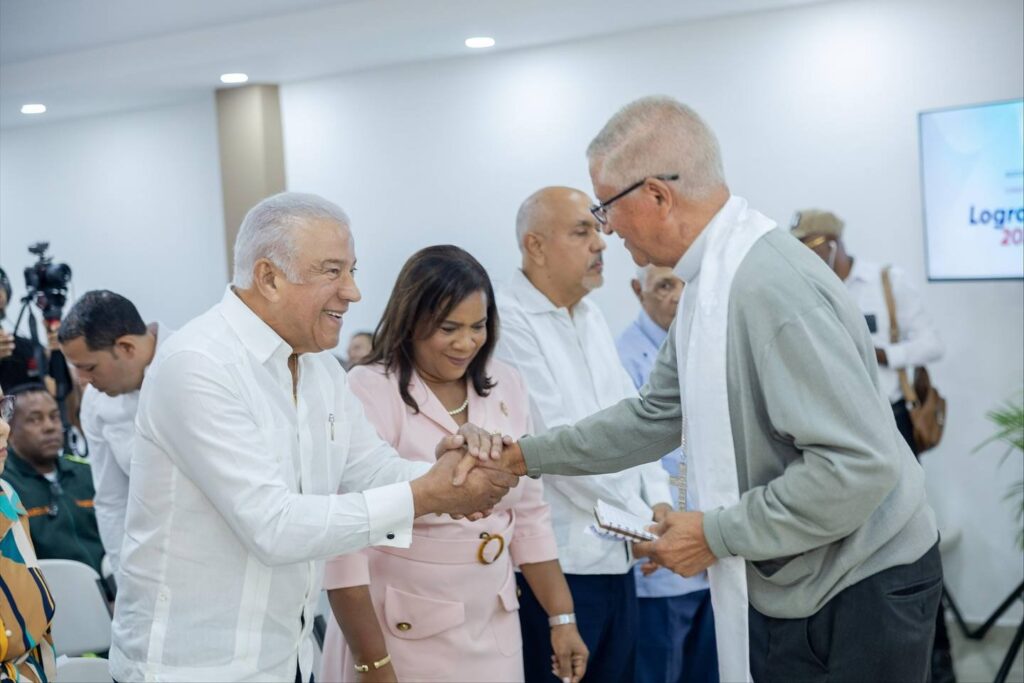 Gobernadora Adela Tejada rinde cuentas y destaca avances en Monseñor Nouel | 4 | Gobernadora Adela Tejada rinde cuentas y destaca avances en Monseñor Nouel - Noticias de hoy en República Dominicana | De Último Minuto