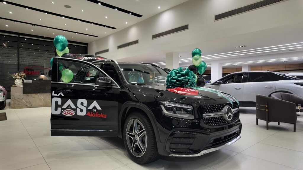 Crusita recibe su premio como ganadora de La Casa de Alofoke: una Jeepeta Mercedes-Benz - Noticias de hoy en República Dominicana | De Último Minuto