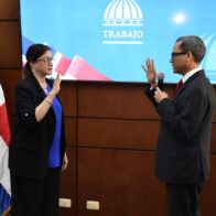 Ministro de Trabajo juramenta a Aura Celeste Fernández.