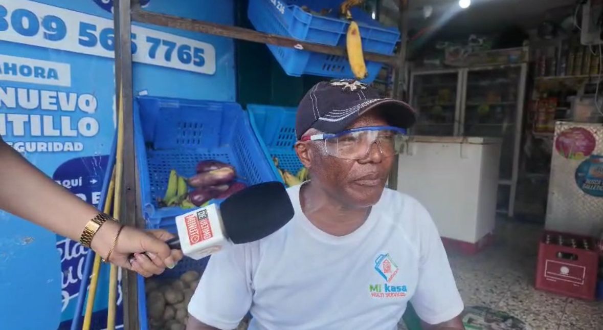 Residentes de Alma Rosa denuncian están al grito por largas tandas de apagones - Noticias de hoy en República Dominicana | De Último Minuto