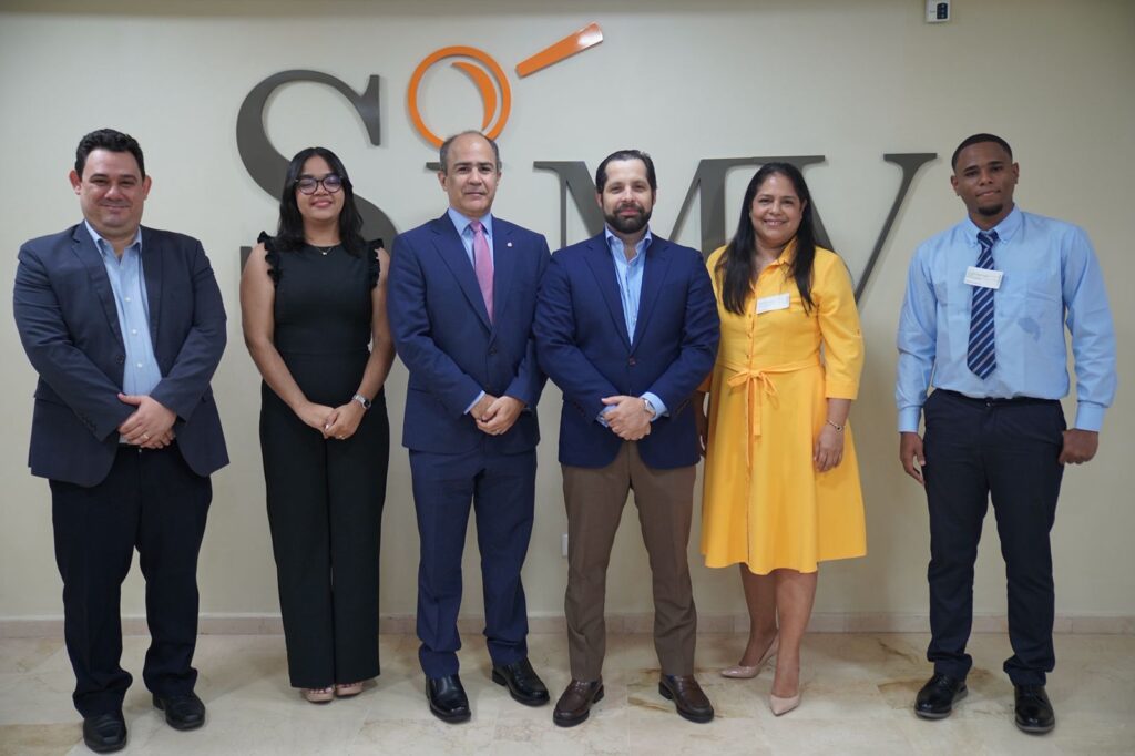 Final del Concurso sobre el Mercado de Capitales de la SIMV concluye con empate y reconocimiento conjunto | 4 | Final del Concurso sobre el Mercado de Capitales de la SIMV concluye con empate y reconocimiento conjunto - Noticias de hoy en República Dominicana | De Último Minuto