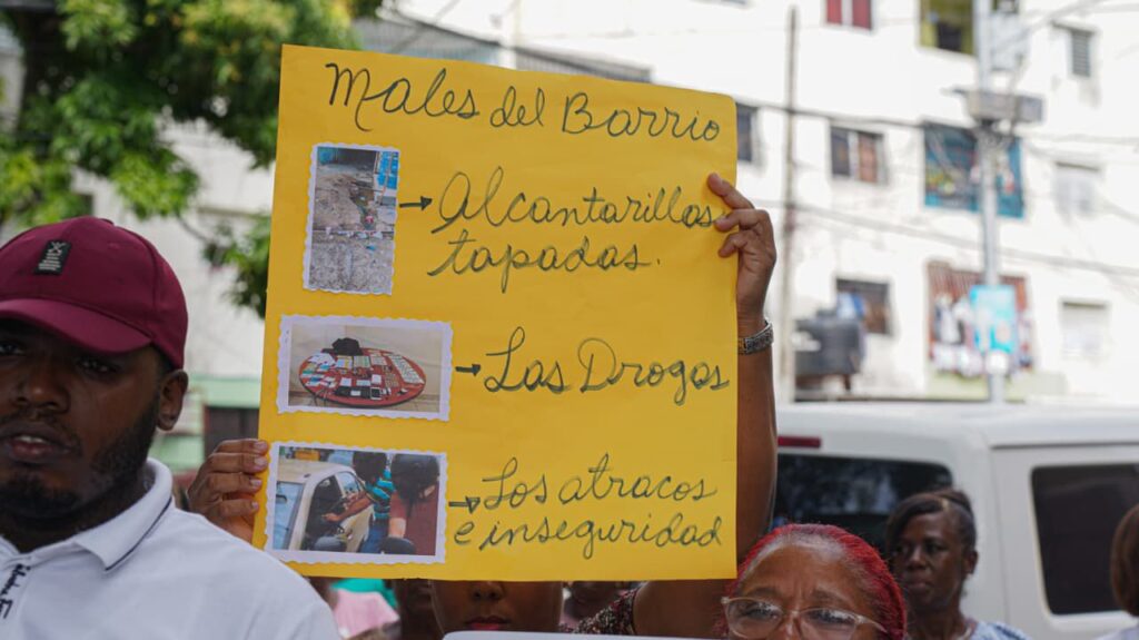 Feligreses de Guachupita claman soluciones comunitarias en Día de las Mercedes | 2 | Feligreses de Guachupita claman soluciones comunitarias en Día de las Mercedes - Noticias de hoy en República Dominicana | De Último Minuto