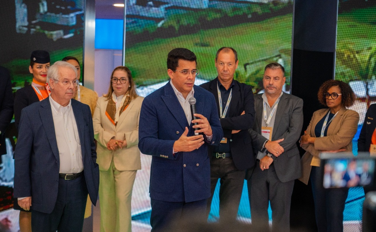 Turismo y Air Caraibes anuncian nueva ruta hacia Samaná desde Paris