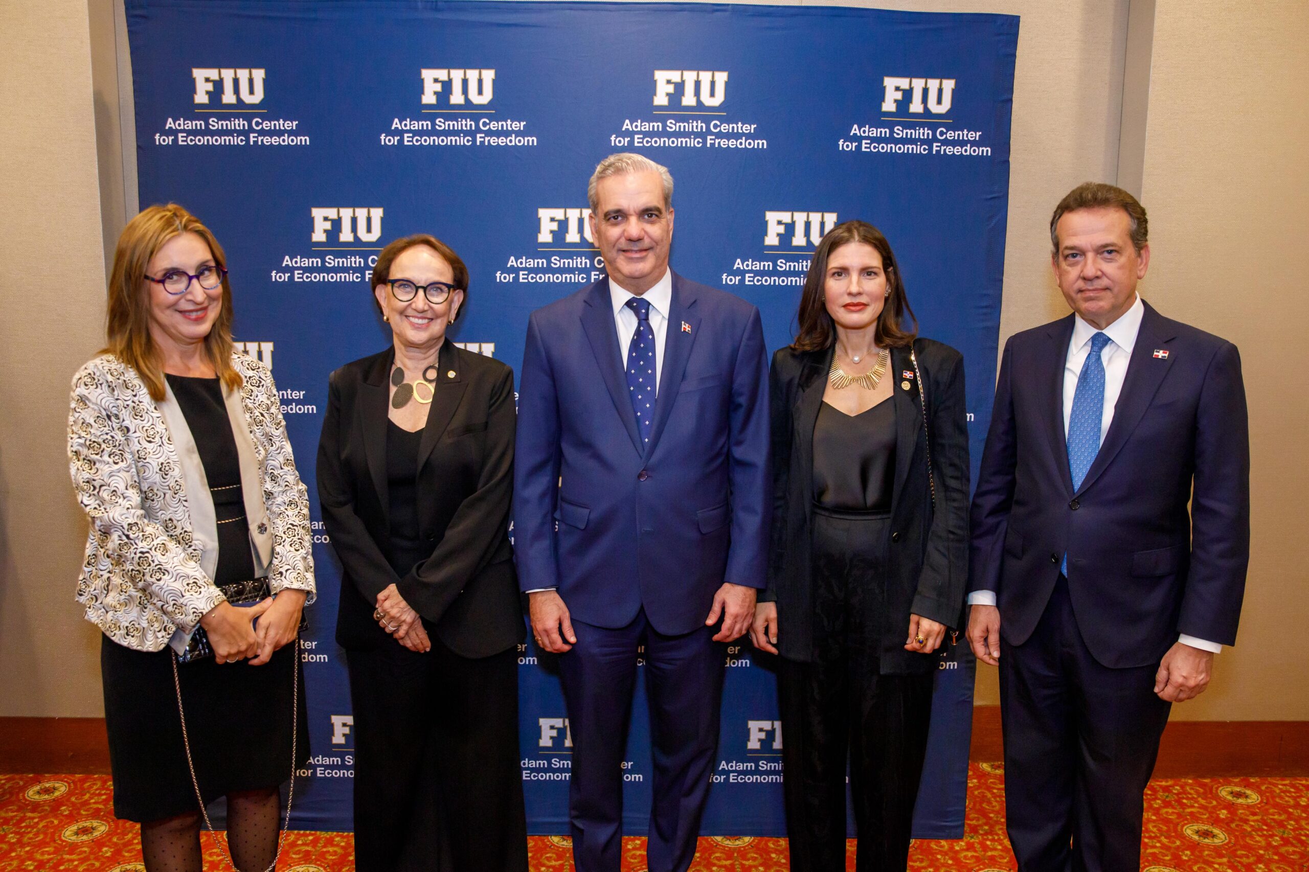 Abinader afirma RD avanza hacia un futuro de prosperidad y sostenibilidad