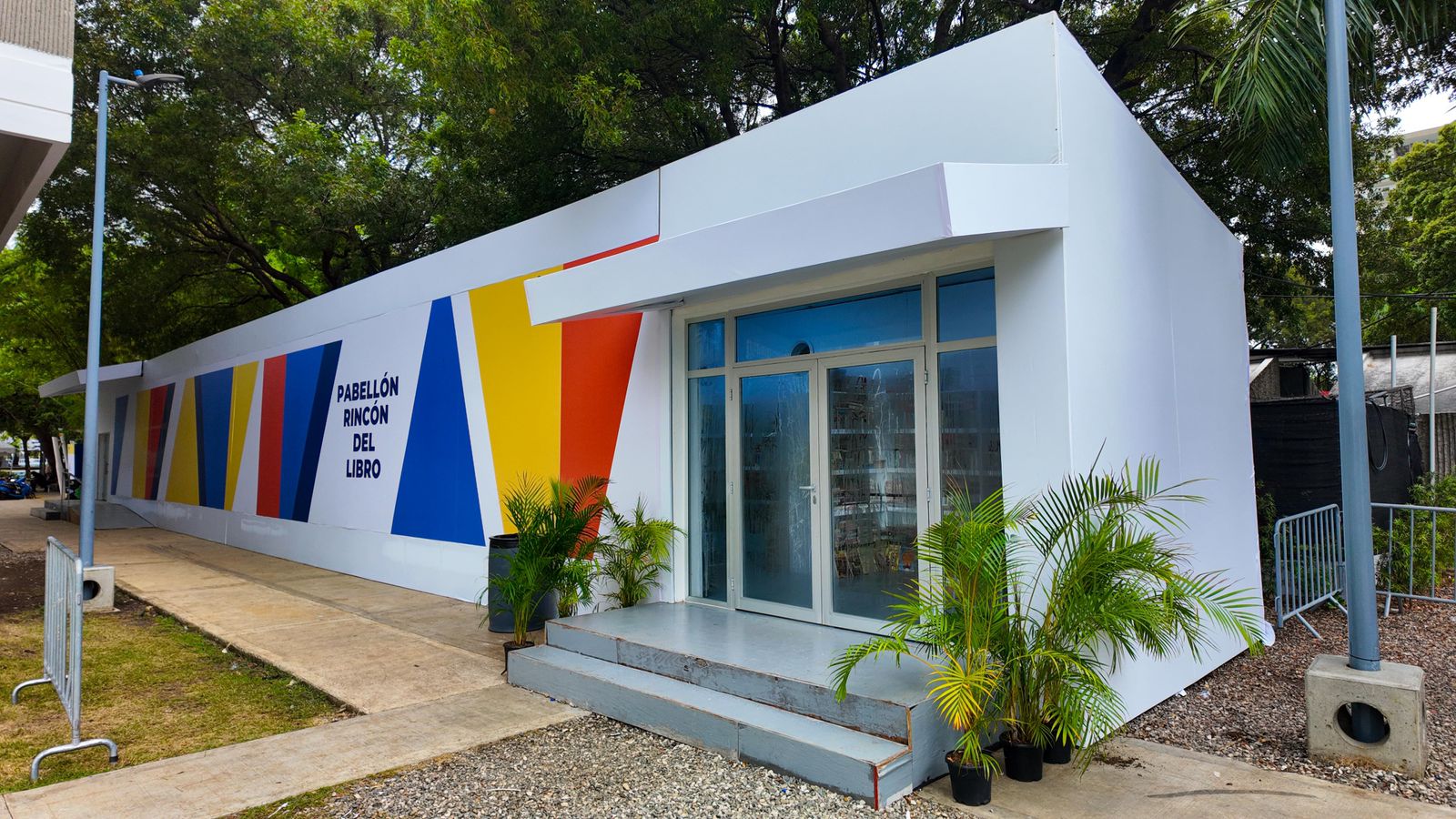 Feria del Libro Santo Domingo 2025 abre esta noche con acto inaugural en el Teatro Nacional - Noticias de hoy en República Dominicana | De Último Minuto