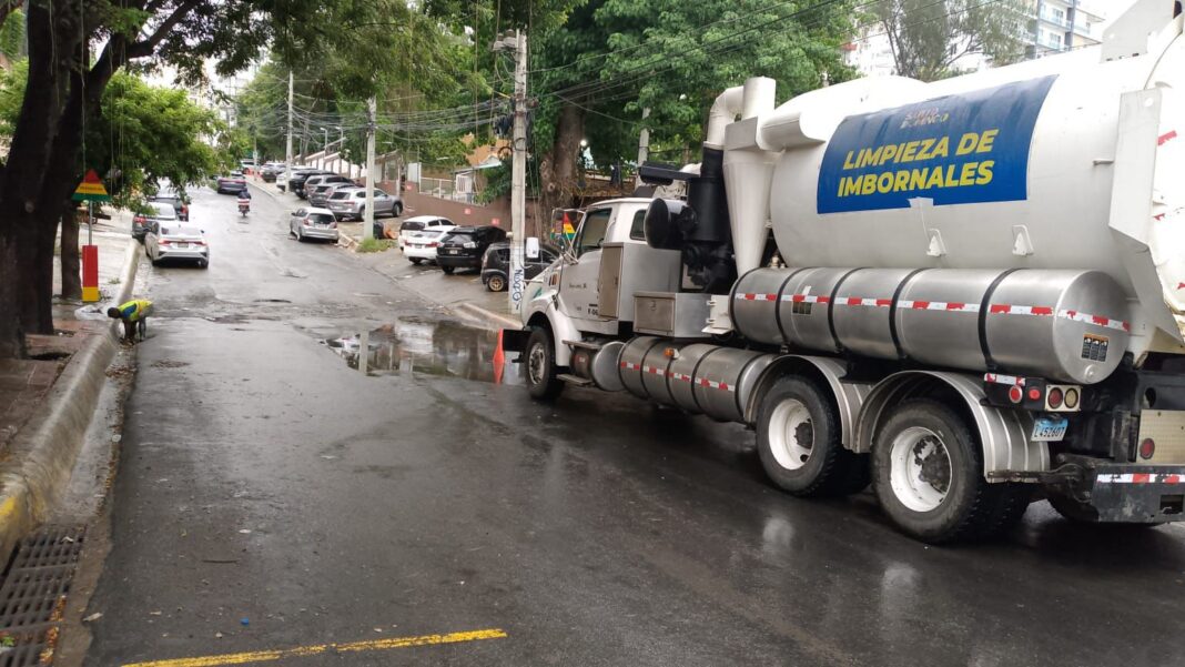 Refuerzan trabajos preventivos para disminuir efectos de vaguada y onda tropical