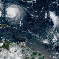 Imelda se convierte en huracán categoría 1 y amenaza con lluvias en Carolina del Norte