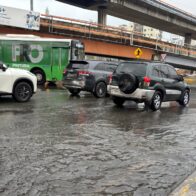 Inundaciones afectan peatones en la intersección Churchill con Kennedy