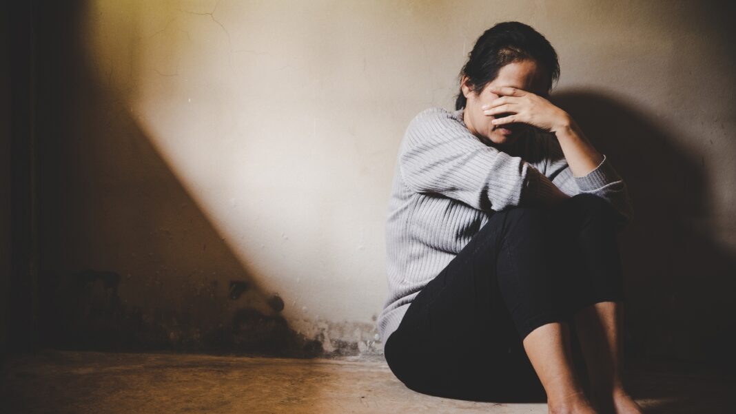 Procuraduría traslada a casa de acogida a joven víctima de violación grupal en Villa González