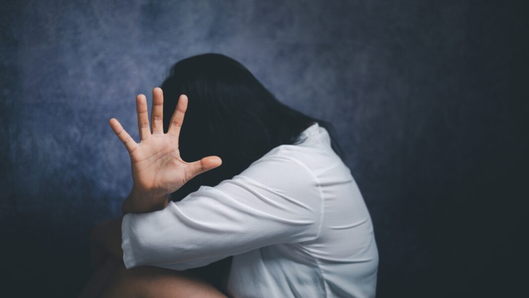 Comunidad agrede a presunto implicado en abuso sexual a una menor en La Cuaba