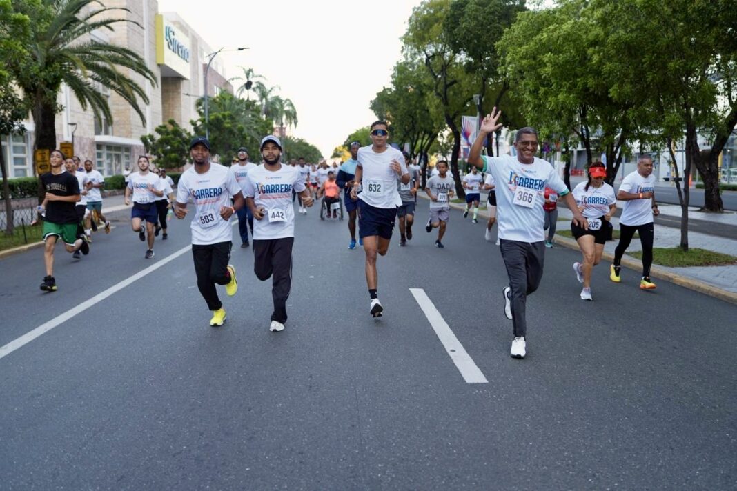 800 corredores participaron en la Carrera 5K organizada por el INTRANT