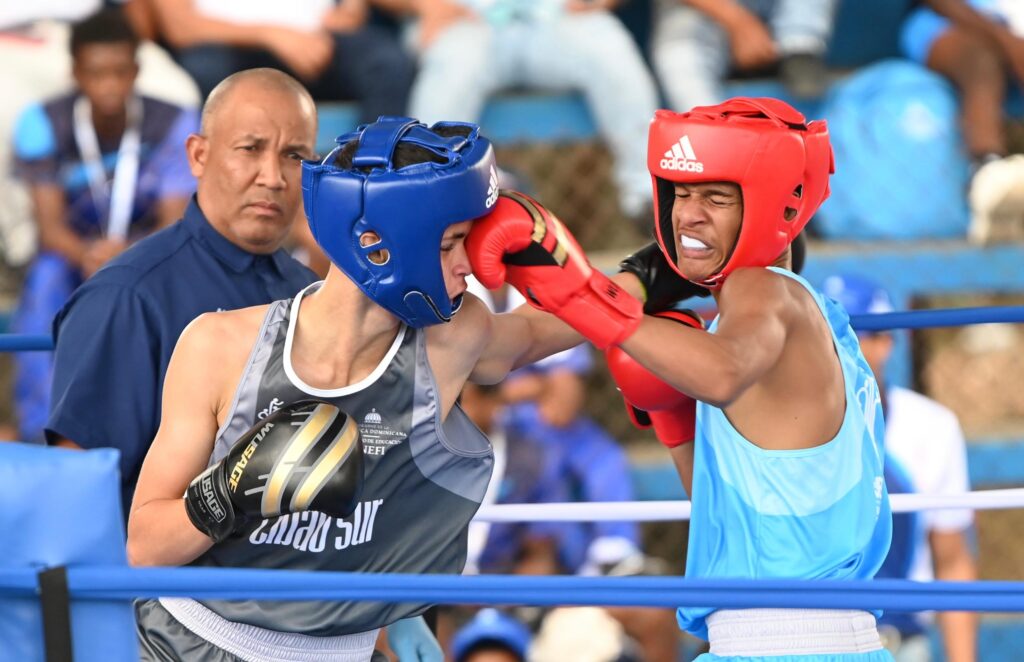 Continúan Juegos Escolares: Suroeste se hace del oro en bádminton mixto; Metropolitana II lidera medallero | 4 | Continúan Juegos Escolares: Suroeste se hace del oro en bádminton mixto; Metropolitana II lidera medallero - Noticias de hoy en República Dominicana | De Último Minuto