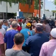 Choferes protestan contra cancelación de tarjeta Bonogas en el Intrant