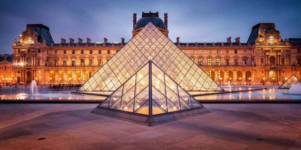 Detenidos dos sospechosos del multimillonario robo de joyas en el Louvre