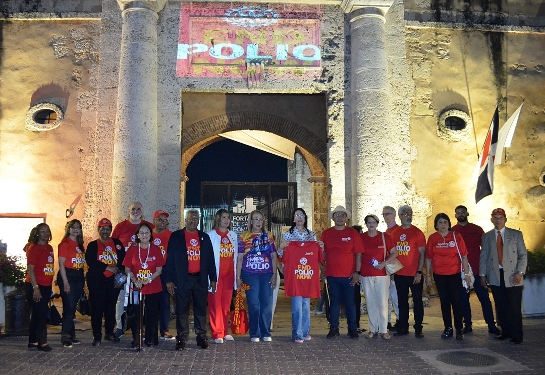 Fortaleza de Santo Domingo se ilumina de rojo en apoyo a la campaña mundial “End Polio Now”