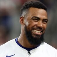 El dominicano Teoscar Hernández tuvo que buscar otro hotel; el del equipo "está embrujado" según su esposa