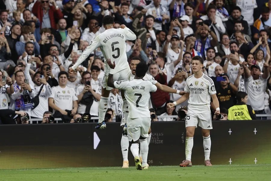 Mbappé y Bellingham hunden al Barça en un Clásico lleno de polémica y berrinches