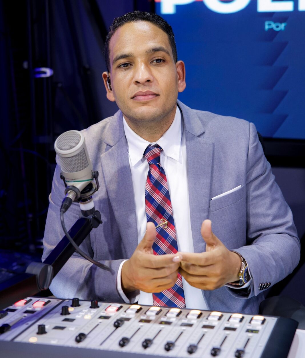 Periodista Hansel García propone creación de fondo de emergencia para usuarios del Paso Rápido