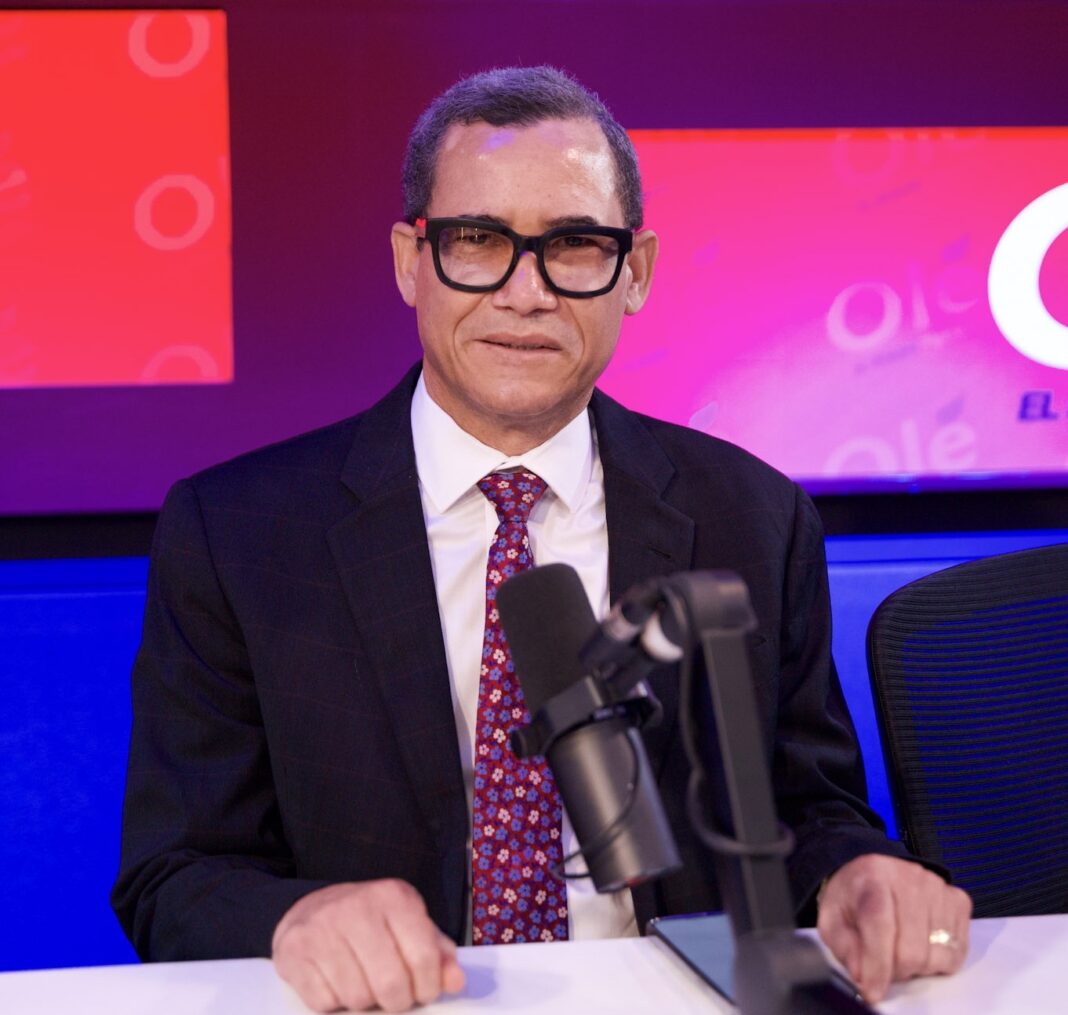 Ministro de Trabajp, Eddy Olivares habla sobre cambios al código laboral: teletrabajo, desconexión y regulación de plataformas