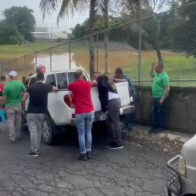 Arroyo Lebrón se desborda y paraliza tránsito en Los Alcarrizos - Noticias de hoy en República Dominicana | De Último Minuto
