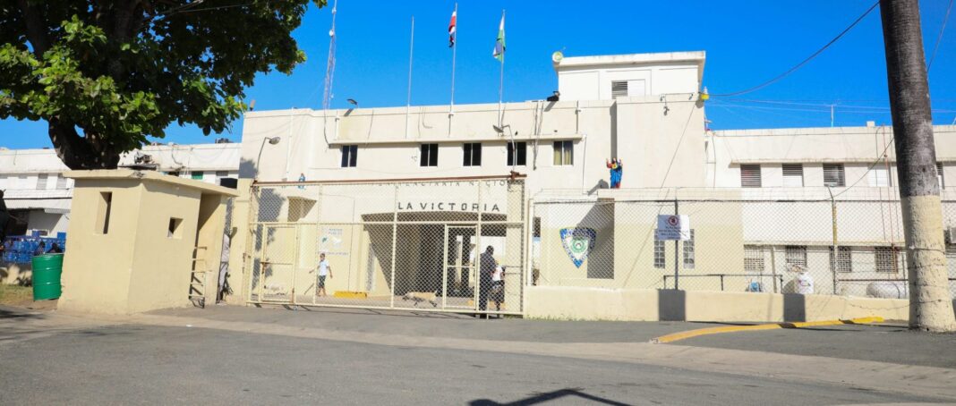 Reubican a más de mil internos en La Victoria por prevención ante lluvias de la tormenta Melissa