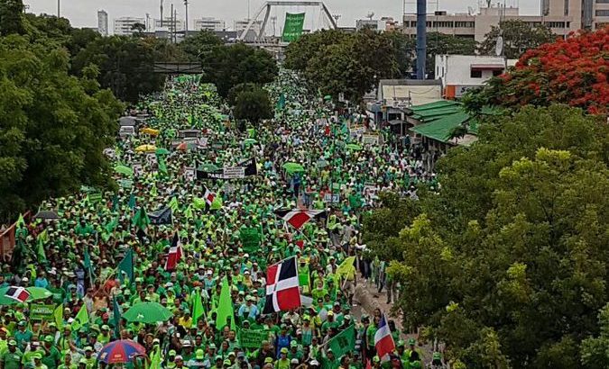 Cuando la Marcha Verde se tiño de gris: el silencio en los escándalos de corrupción actuales | 2 | Cuando la Marcha Verde se tiño de gris: el silencio en los escándalos de corrupción actuales - Noticias de hoy en República Dominicana | De Último Minuto