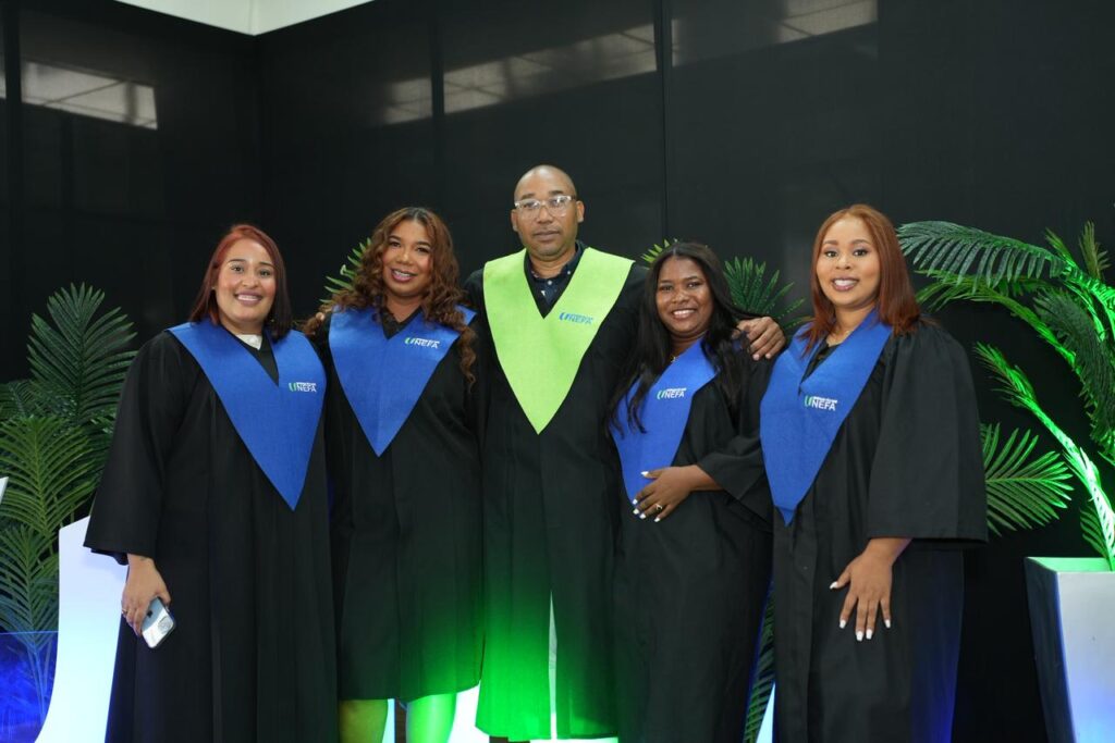 UNEFA suma 130 nuevos profesionales de grado al mercado laboral dominicano - Noticias de hoy en República Dominicana | De Último Minuto