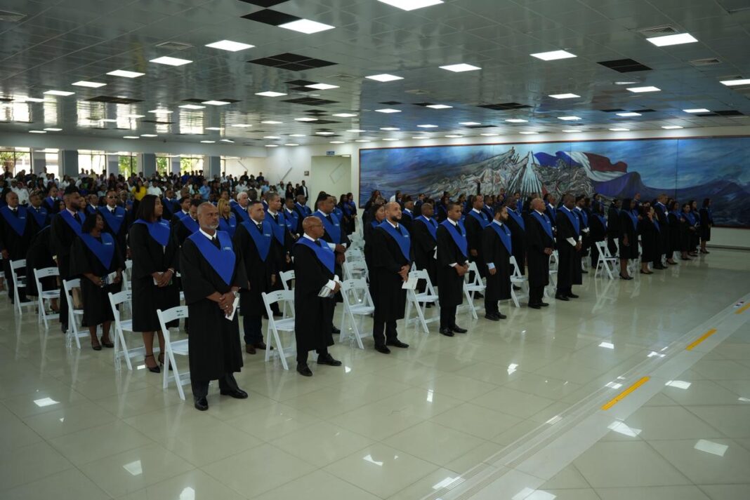 UNEFA suma 130 nuevos profesionales de grado al mercado laboral dominicano