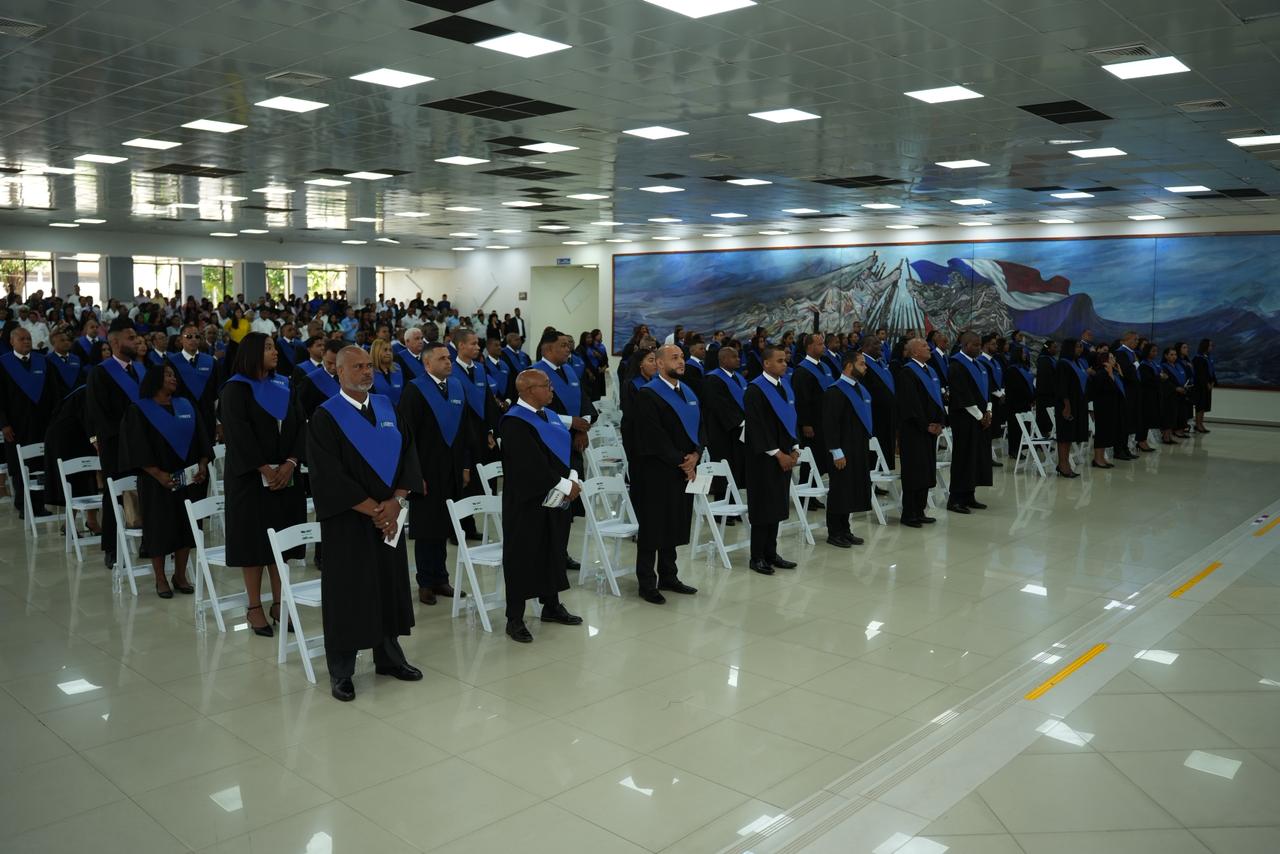 UNEFA suma 130 nuevos profesionales de grado al mercado laboral dominicano