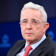 Álvaro Uribe celebra la participación de Karol G, Valentina Castro y Daniela Álvarez en el Victoria’s Secret Fashion Show 2025